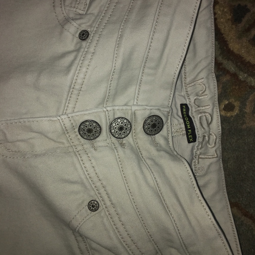 Women’s khaki skinny jeans